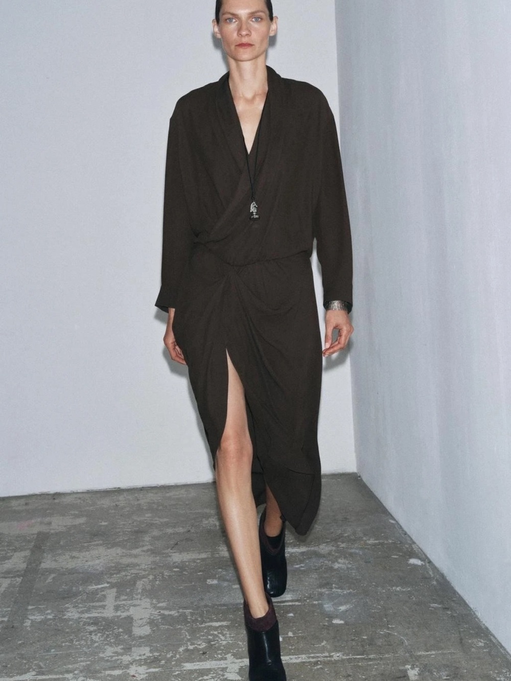 Zara Long Sleeve Wrap Dress - Dark Brown -
Draped NWT Sz S - Picture 3 of 7